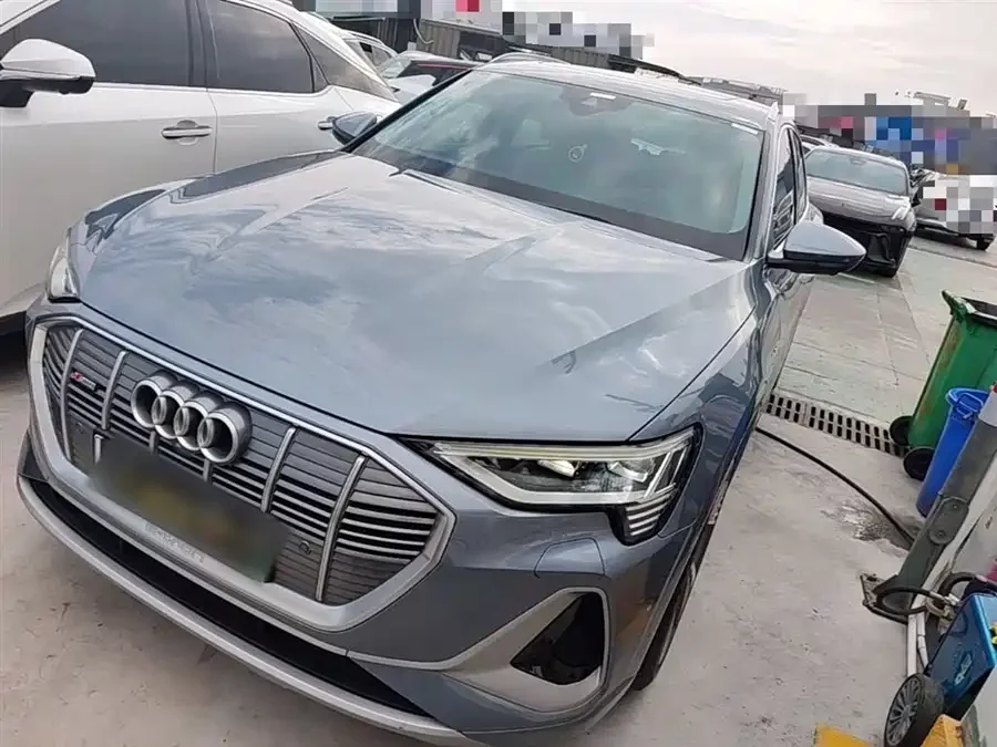 Audi e-tron