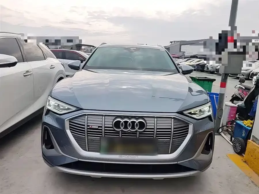 Audi e-tron