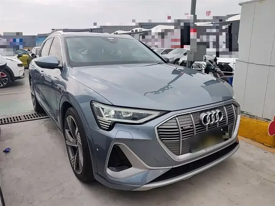 Audi e-tron