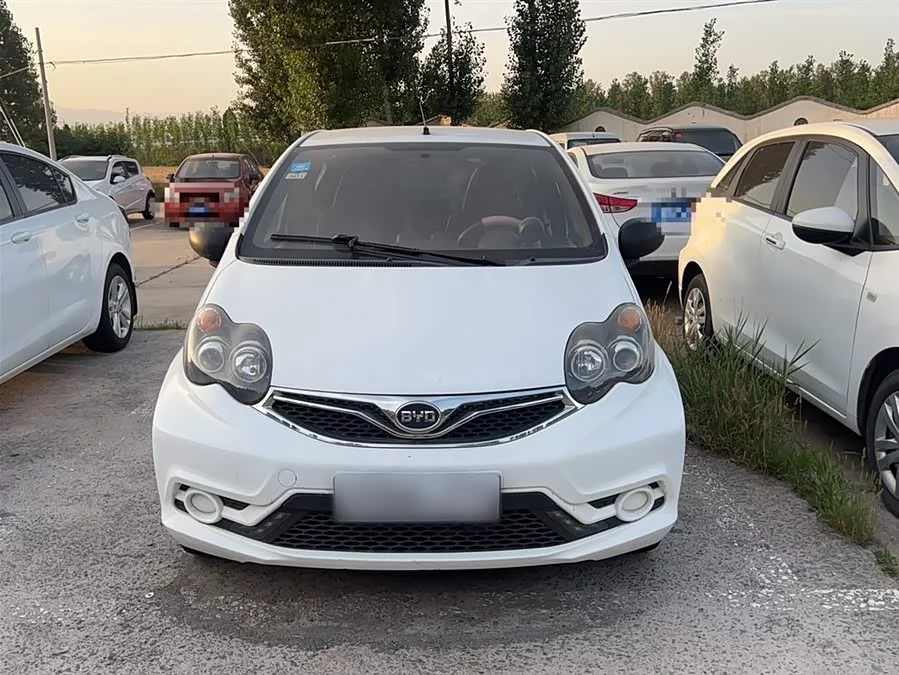BYD F0