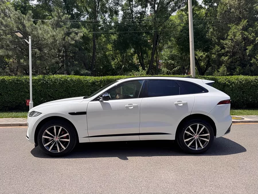 Jaguar F-PACE
