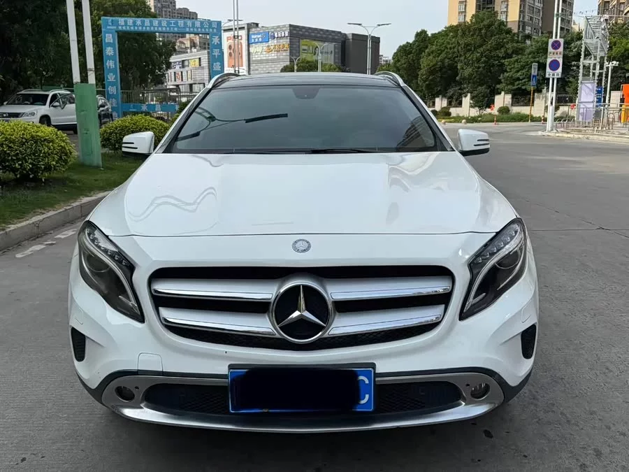 Mercedes Benz GLA
