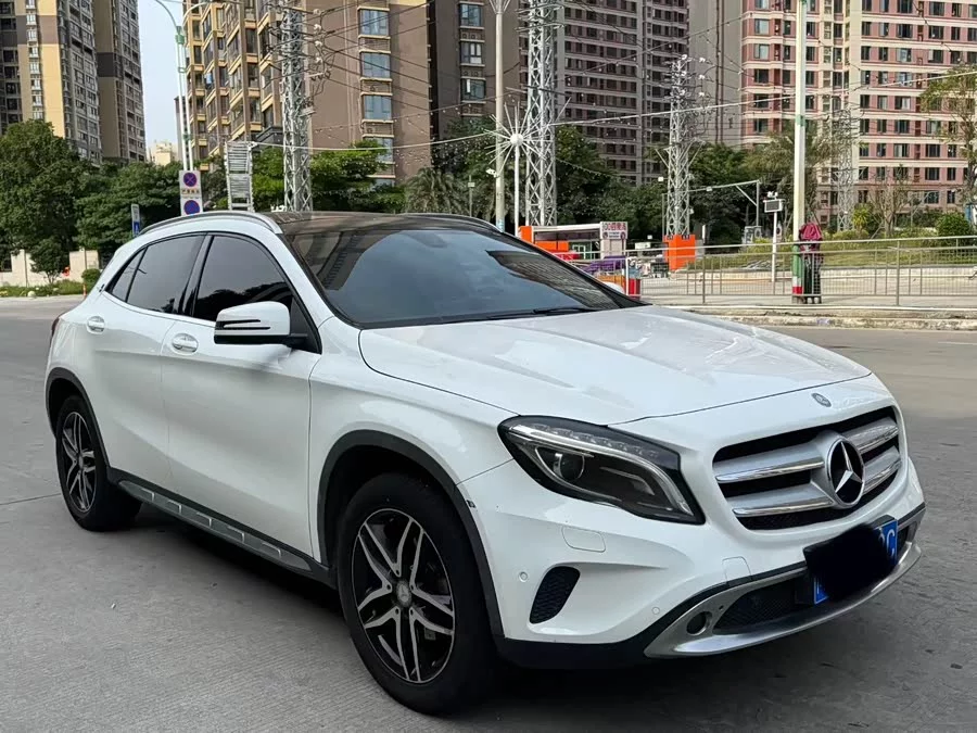 Mercedes Benz GLA