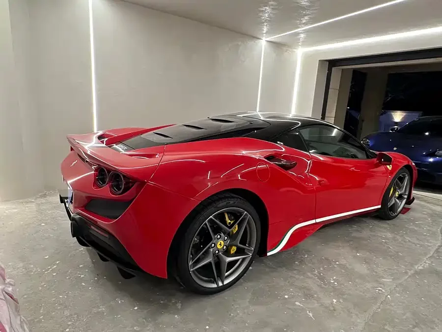 Ferrari F8