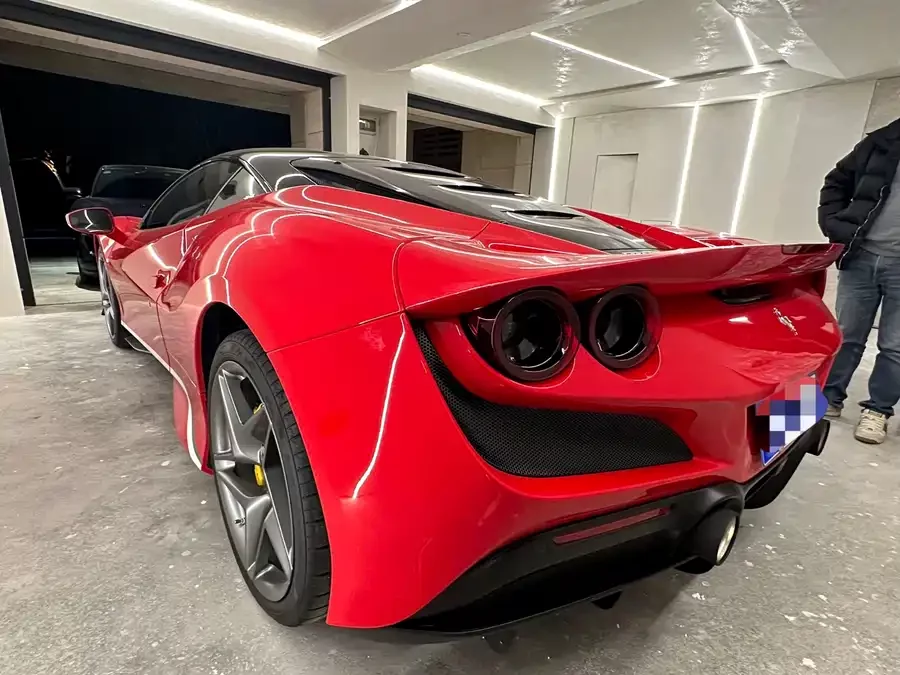 Ferrari F8