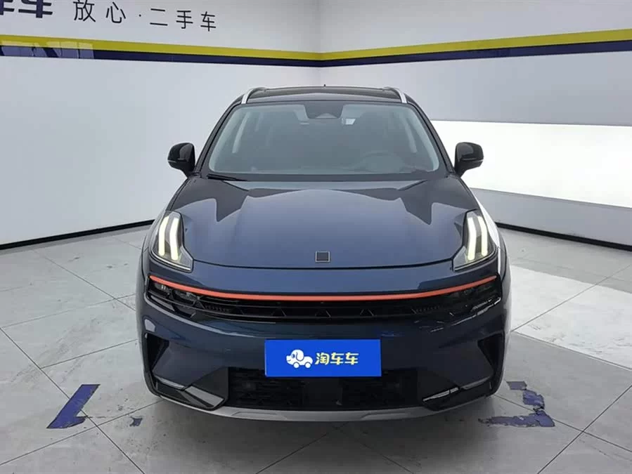 Lynk & Co 06