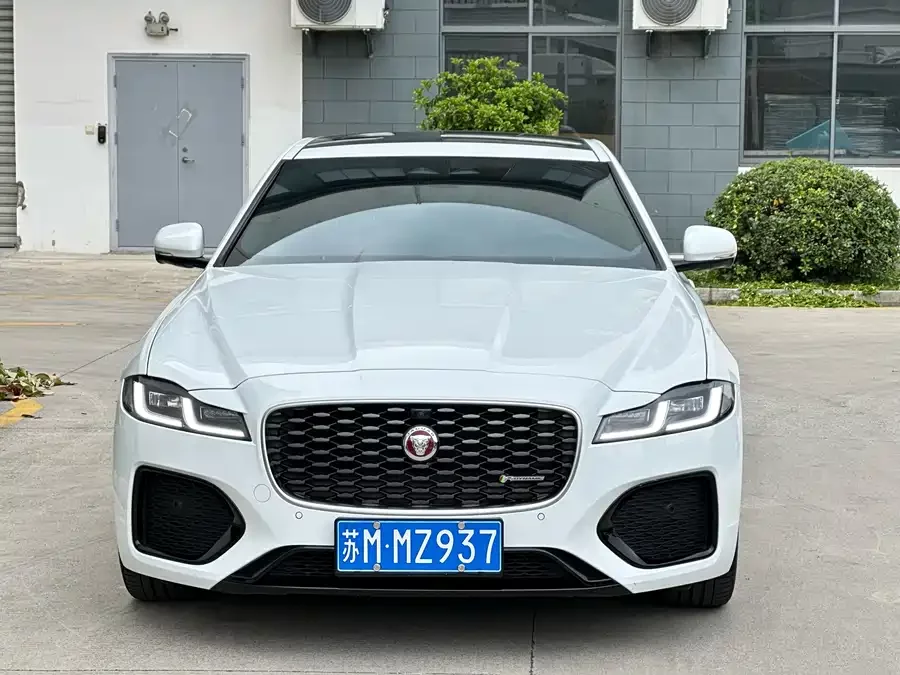 Jaguar XFL