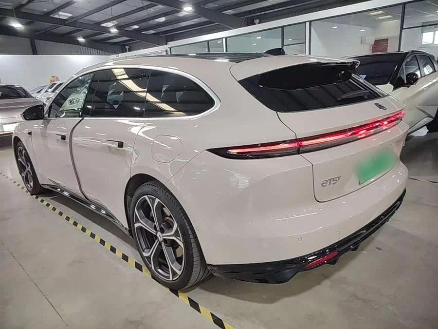 NIO ET5T