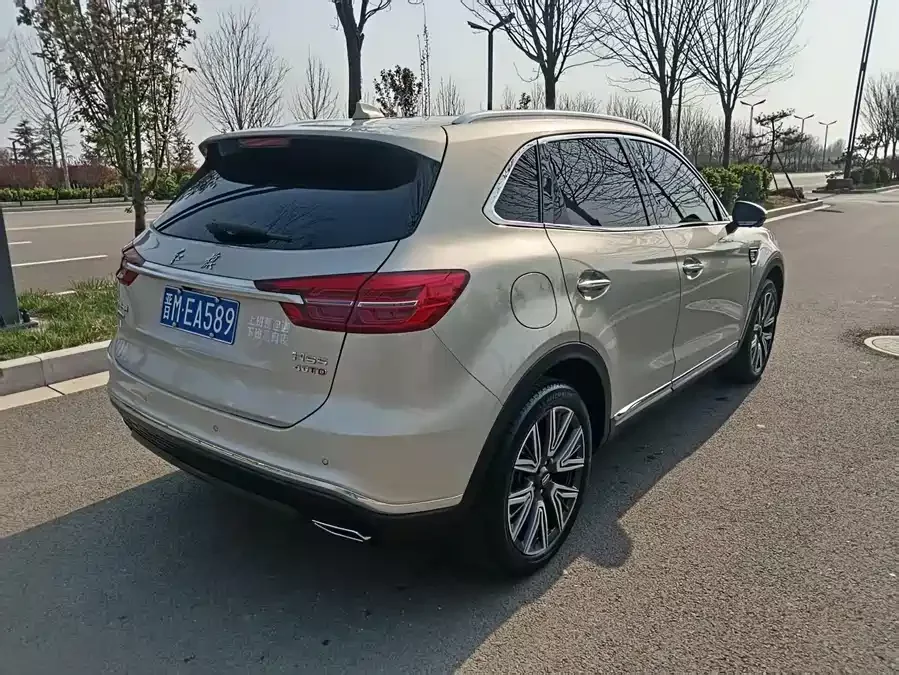 Hongqi HS5