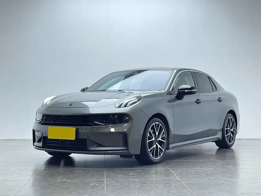 Lynk & Co 03