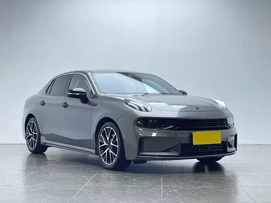 Lynk & Co 03
