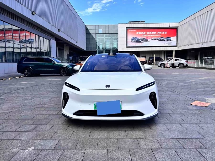 NIO ET5