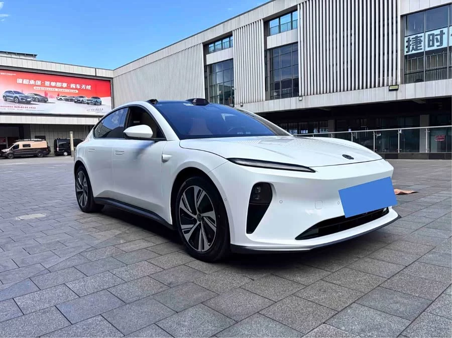 NIO ET5