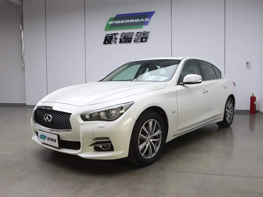 Infiniti Q50L