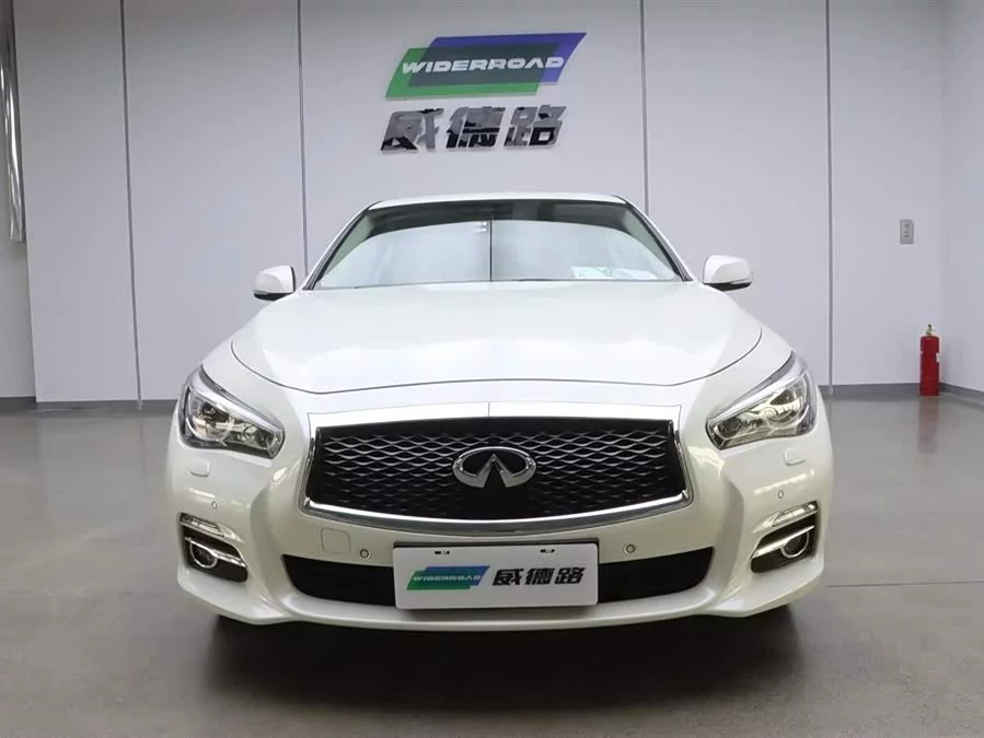 Infiniti Q50L