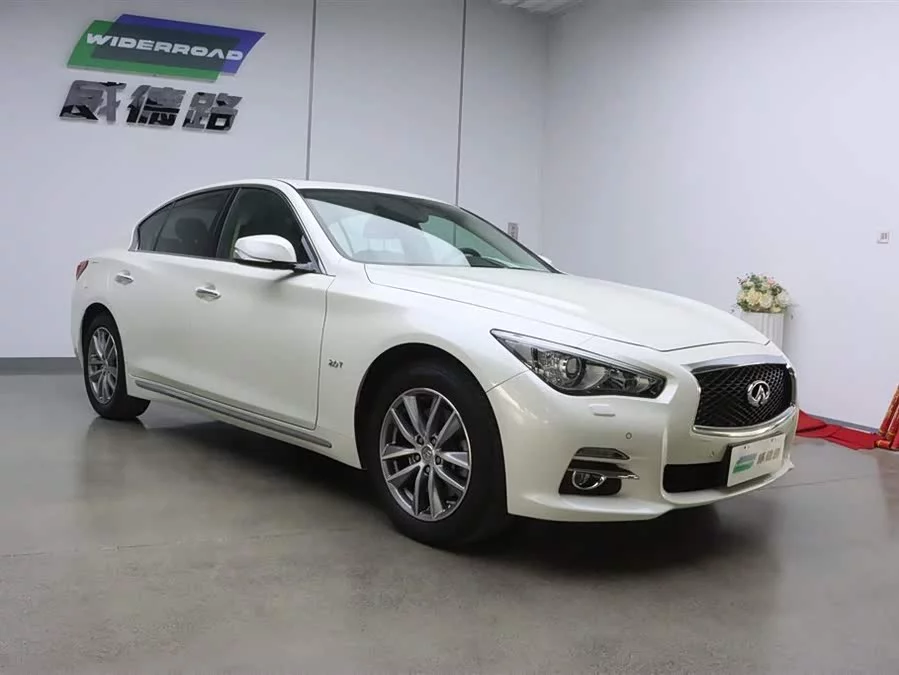 Infiniti Q50L
