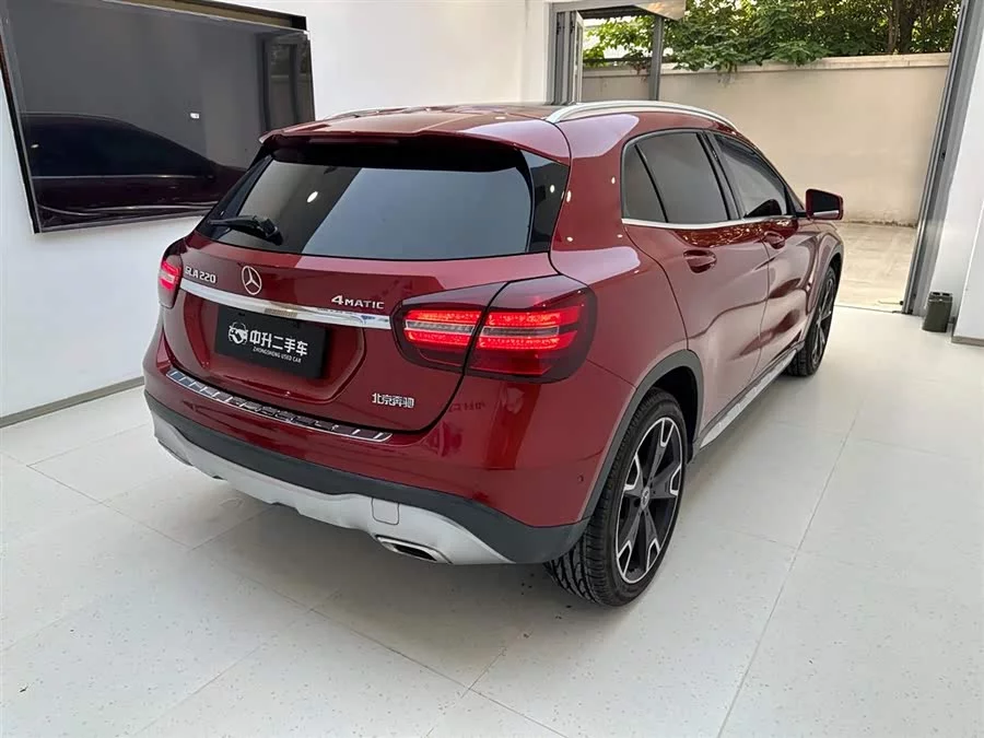Mercedes Benz GLA