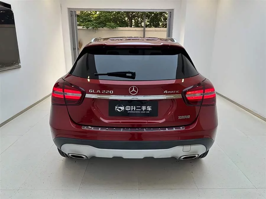 Mercedes Benz GLA
