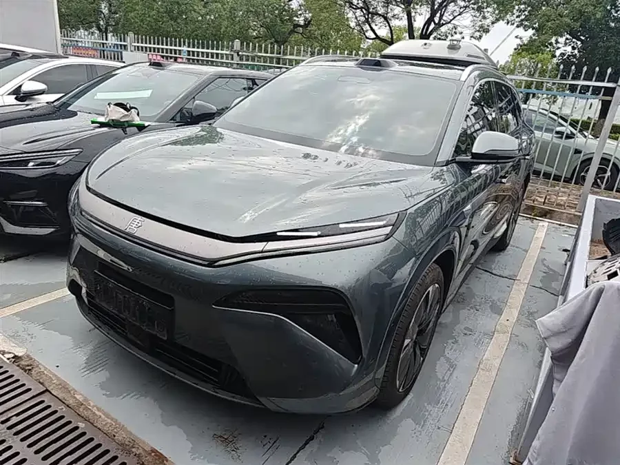 BYD Tang L