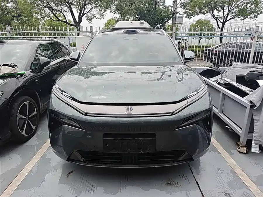 BYD Tang L