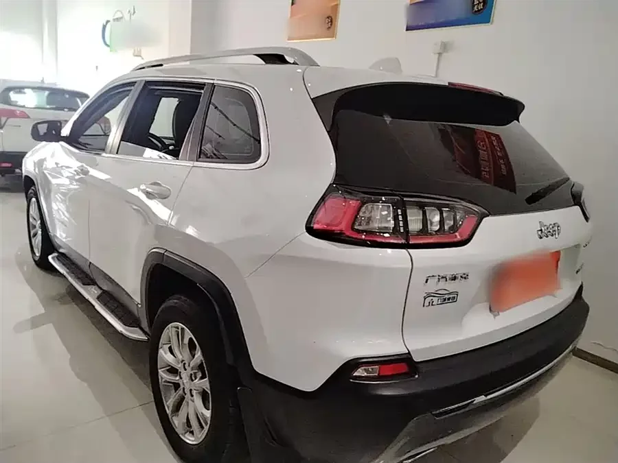 Jeep Cherokee