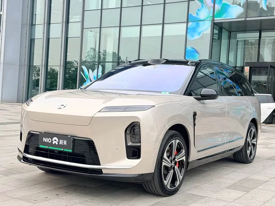 NIO ES8