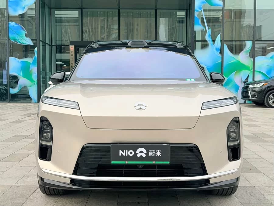 NIO ES8