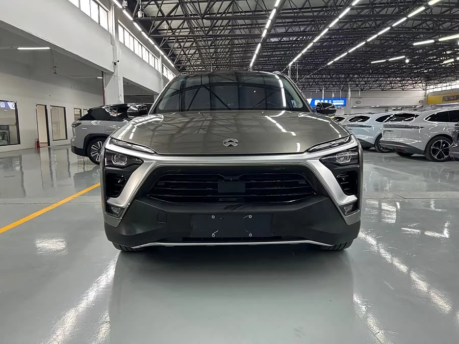 NIO ES8