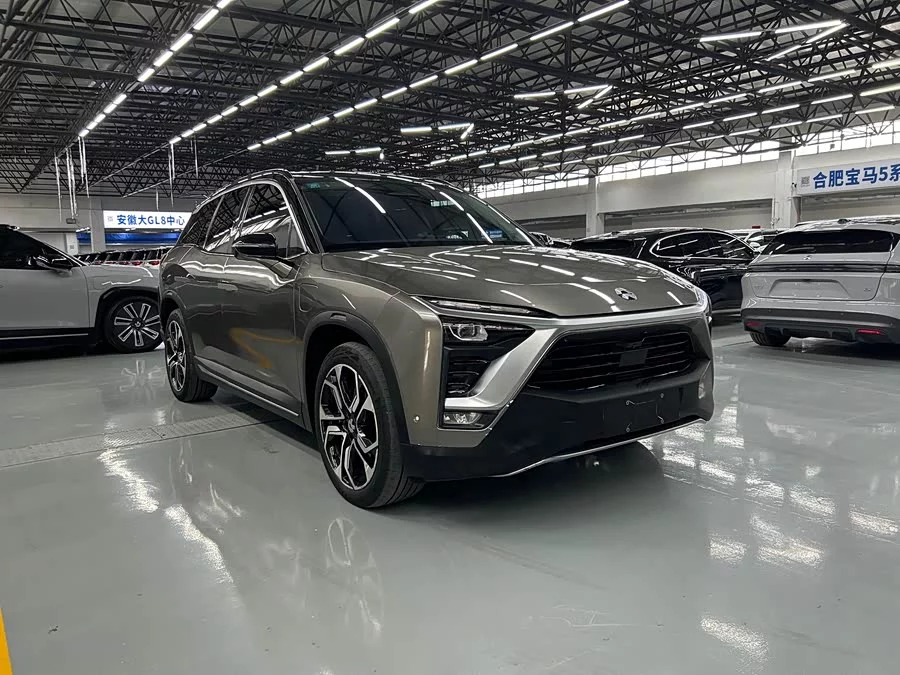 NIO ES8