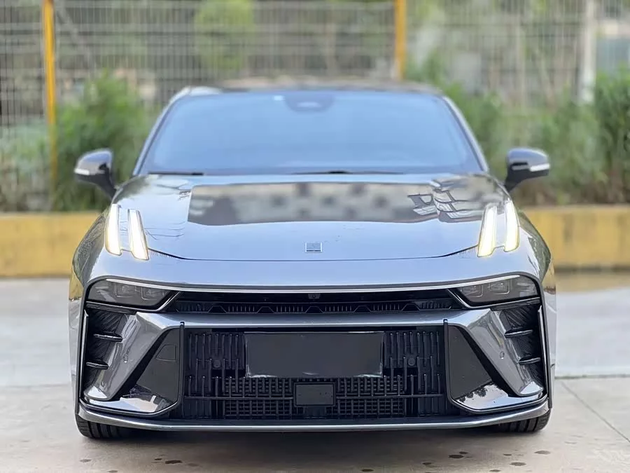 Lynk & Co 03