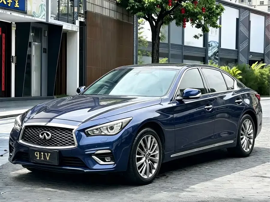 Infiniti Q50L
