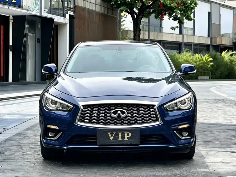 Infiniti Q50L