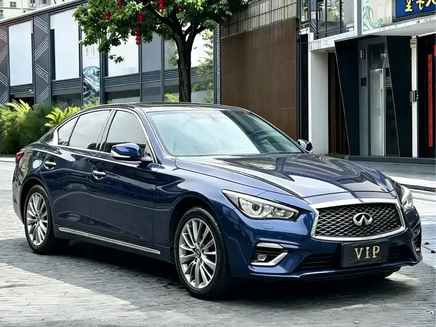 Infiniti Q50L