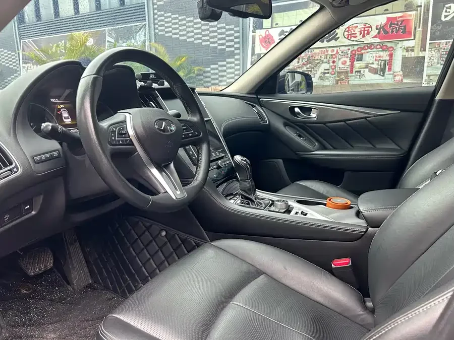 Infiniti Q50L