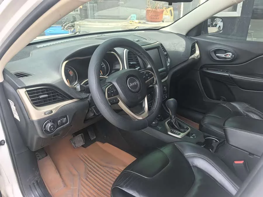 Jeep Cherokee