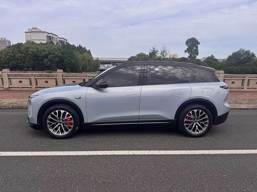 NIO ES6