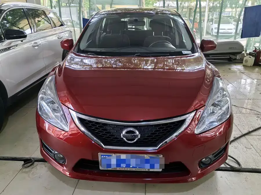 Nissan Tiida