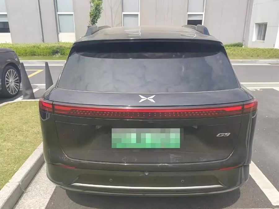 Xpeng G9