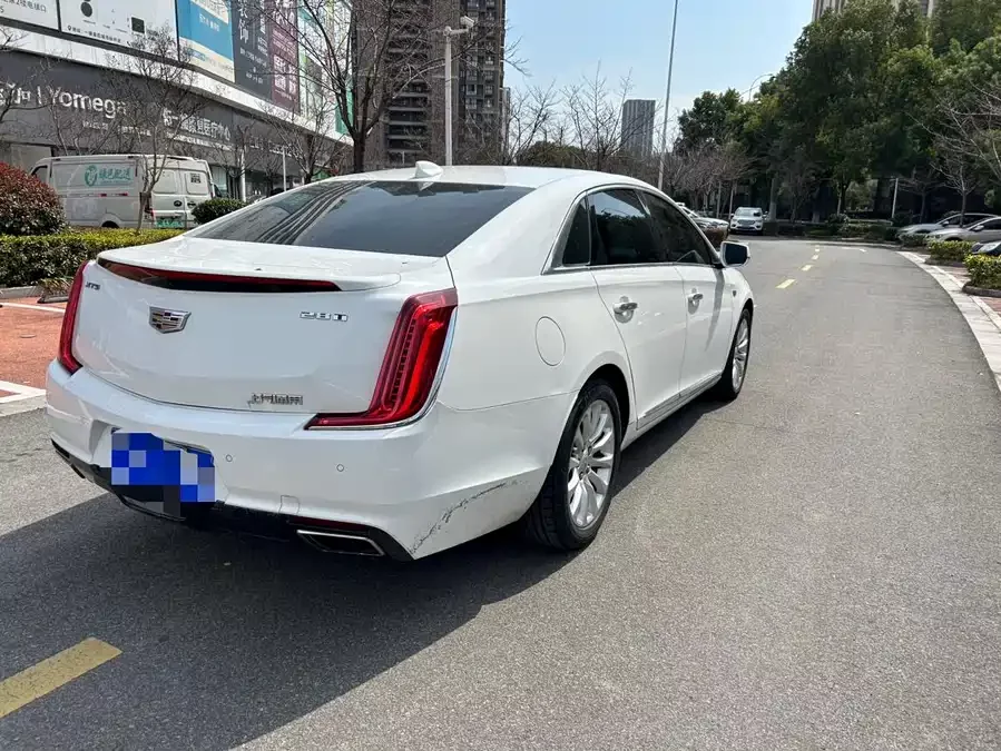 Cadillac XTS