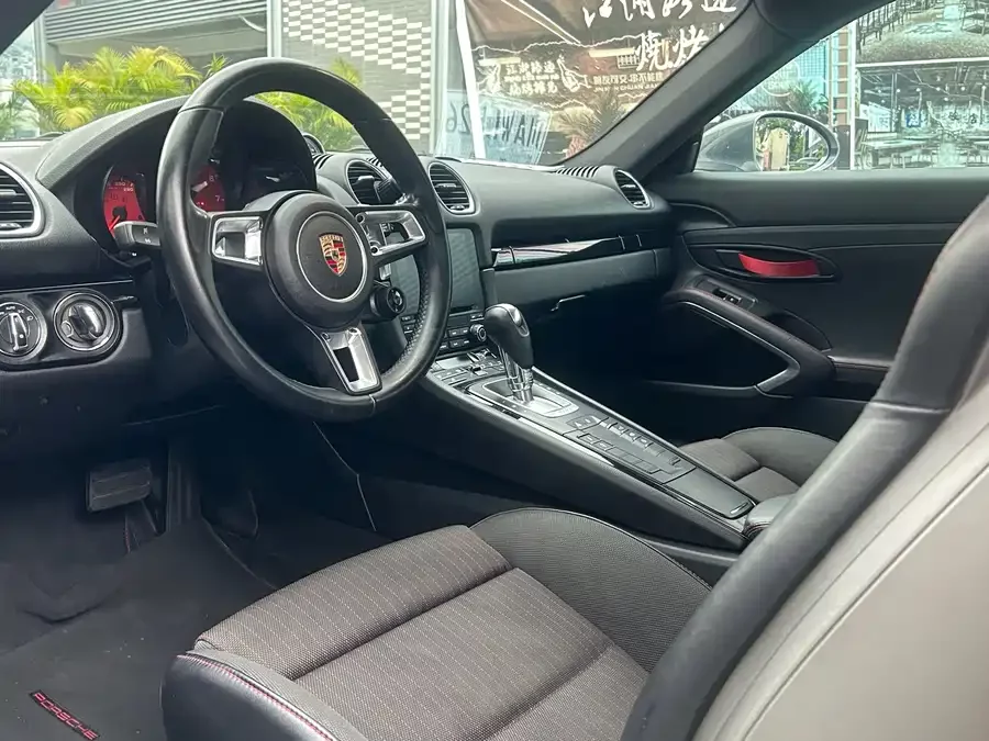 Porsche 718