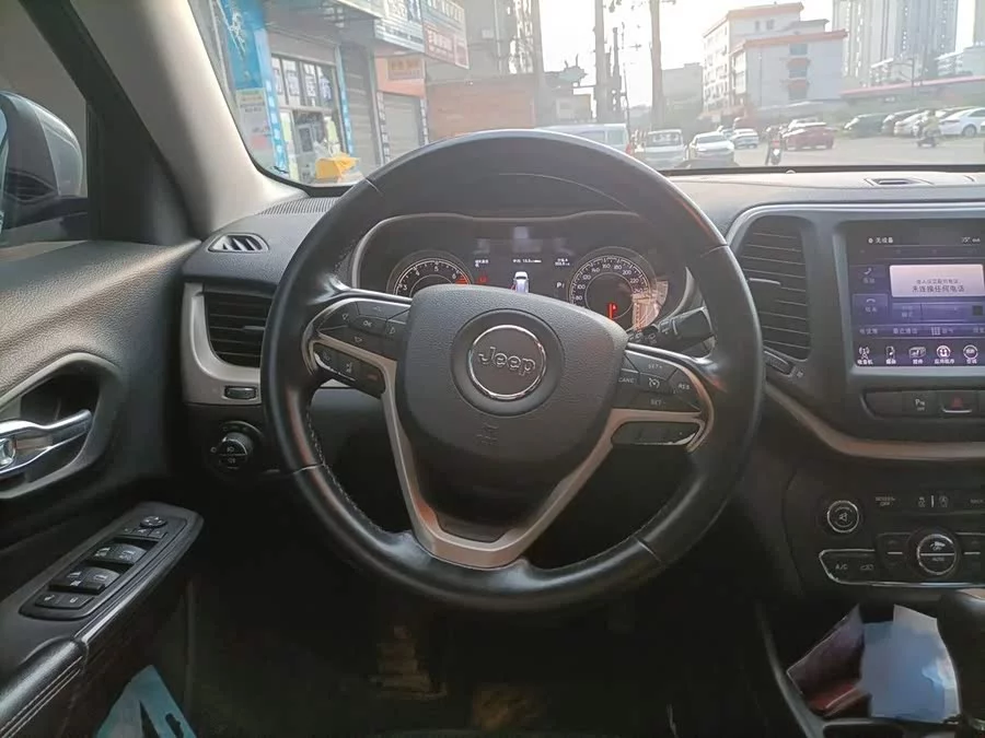 Jeep Cherokee