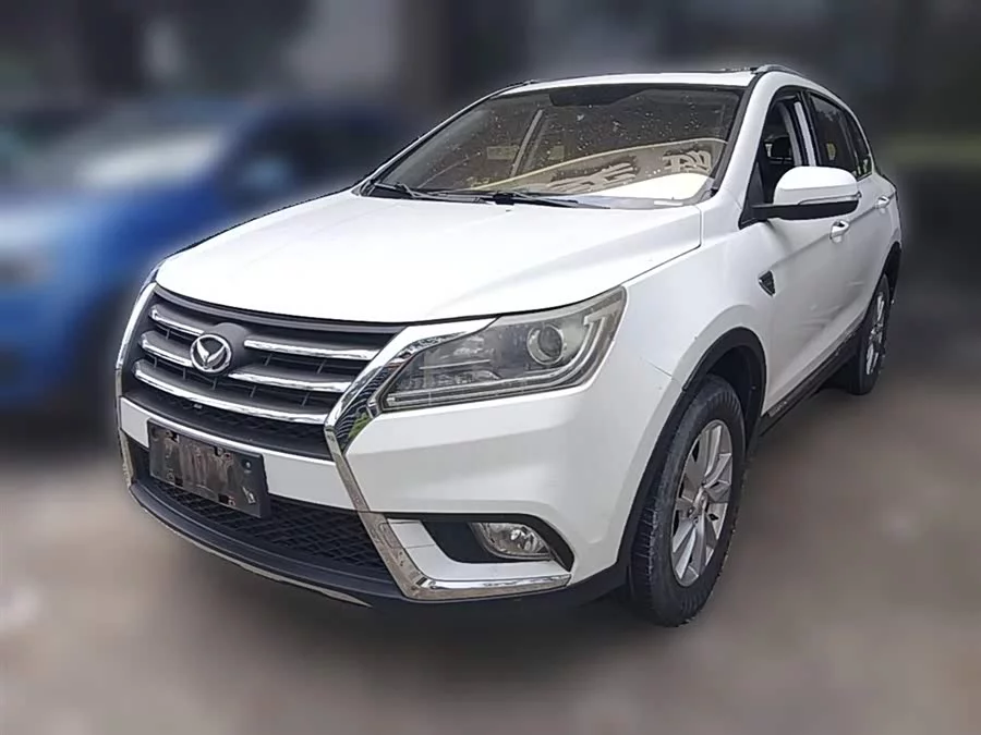 BAIC S6