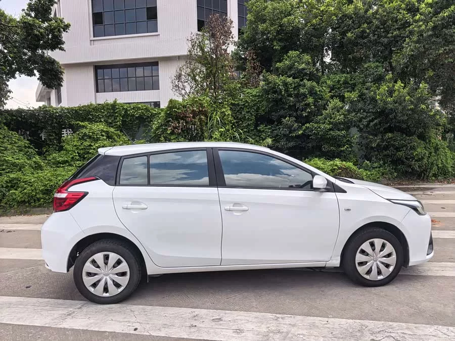 Toyota YARiS L