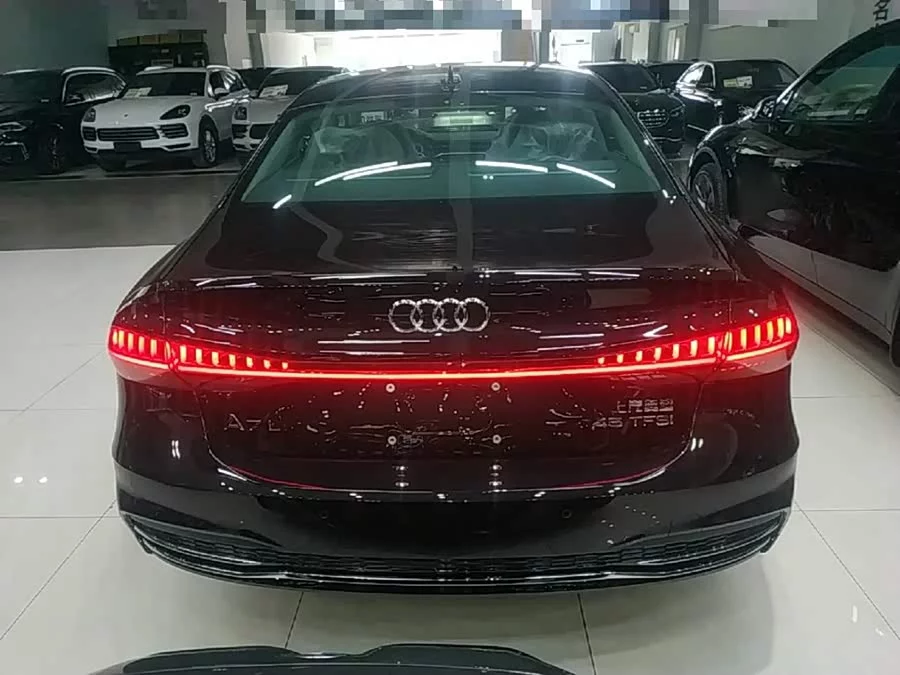 Audi A7L