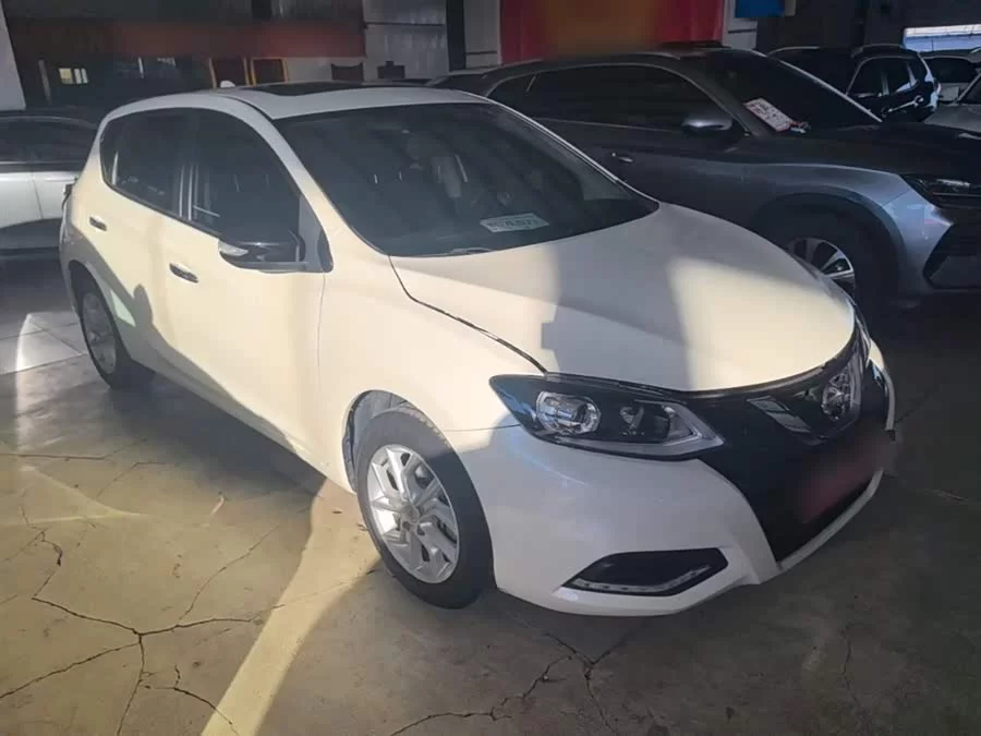 Nissan Tiida