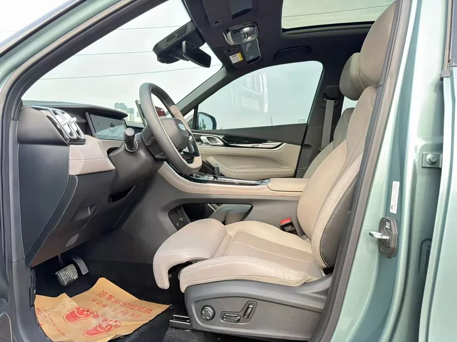 Geely Boyue L