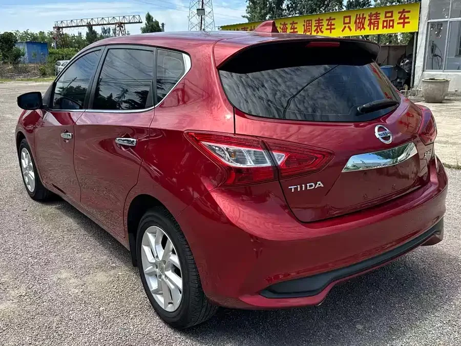 Nissan Tiida