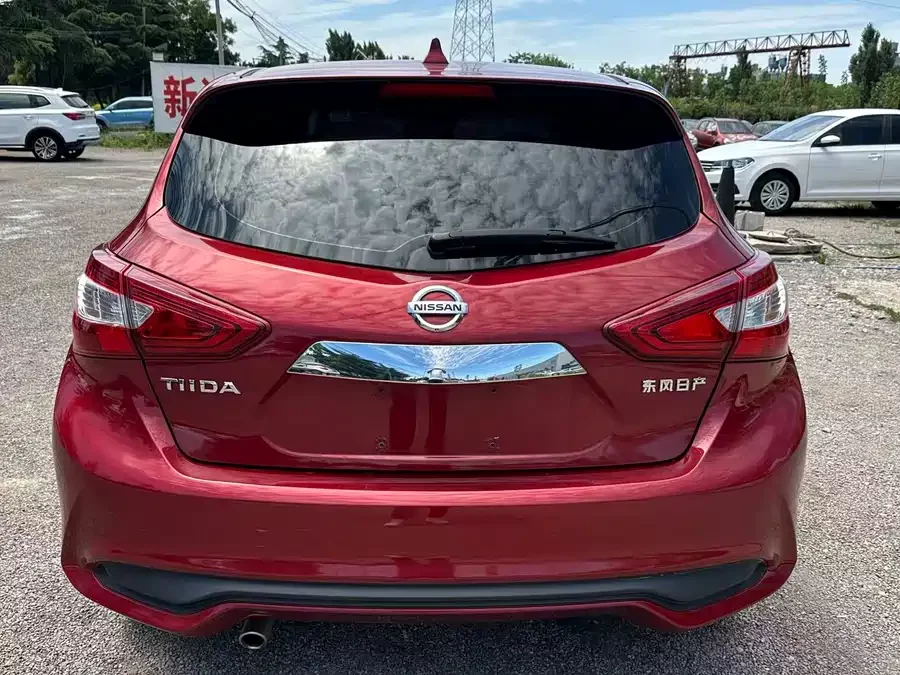 Nissan Tiida