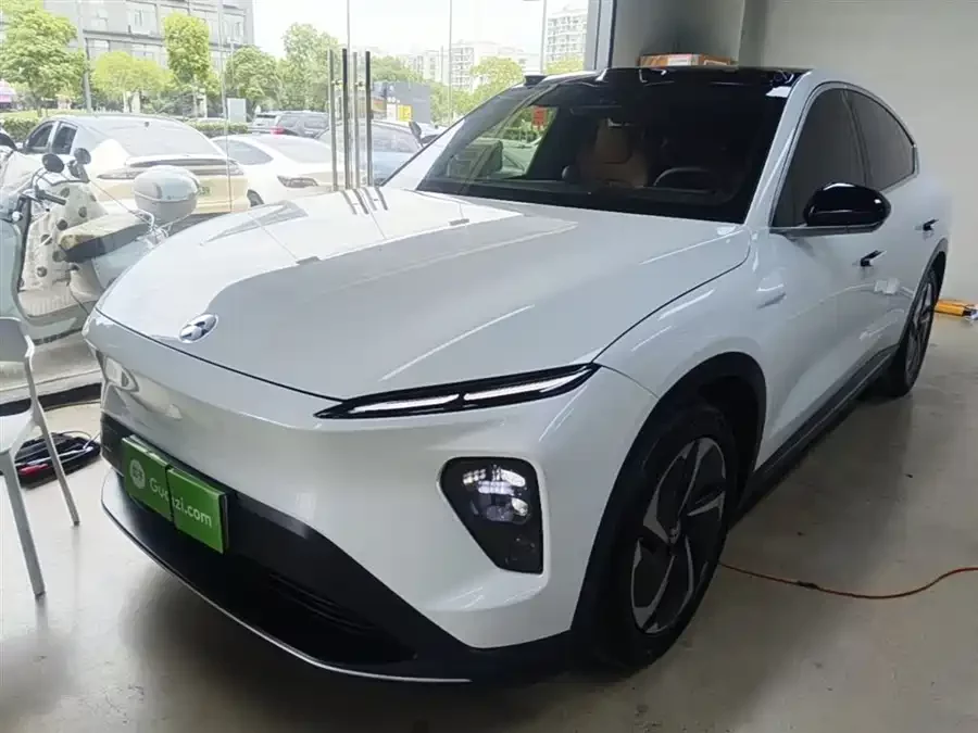 NIO EC7