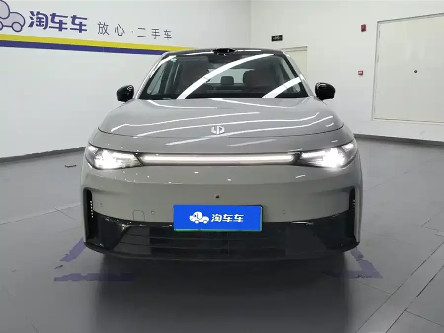 Leapmotor C10